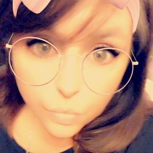 Meet your Posher, Alexsis